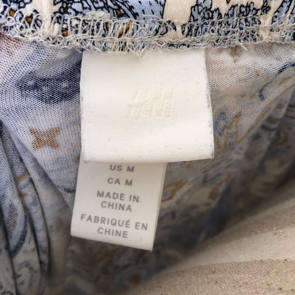 H&M Blue and White Patterned Crop Top - Picture 6 of 7